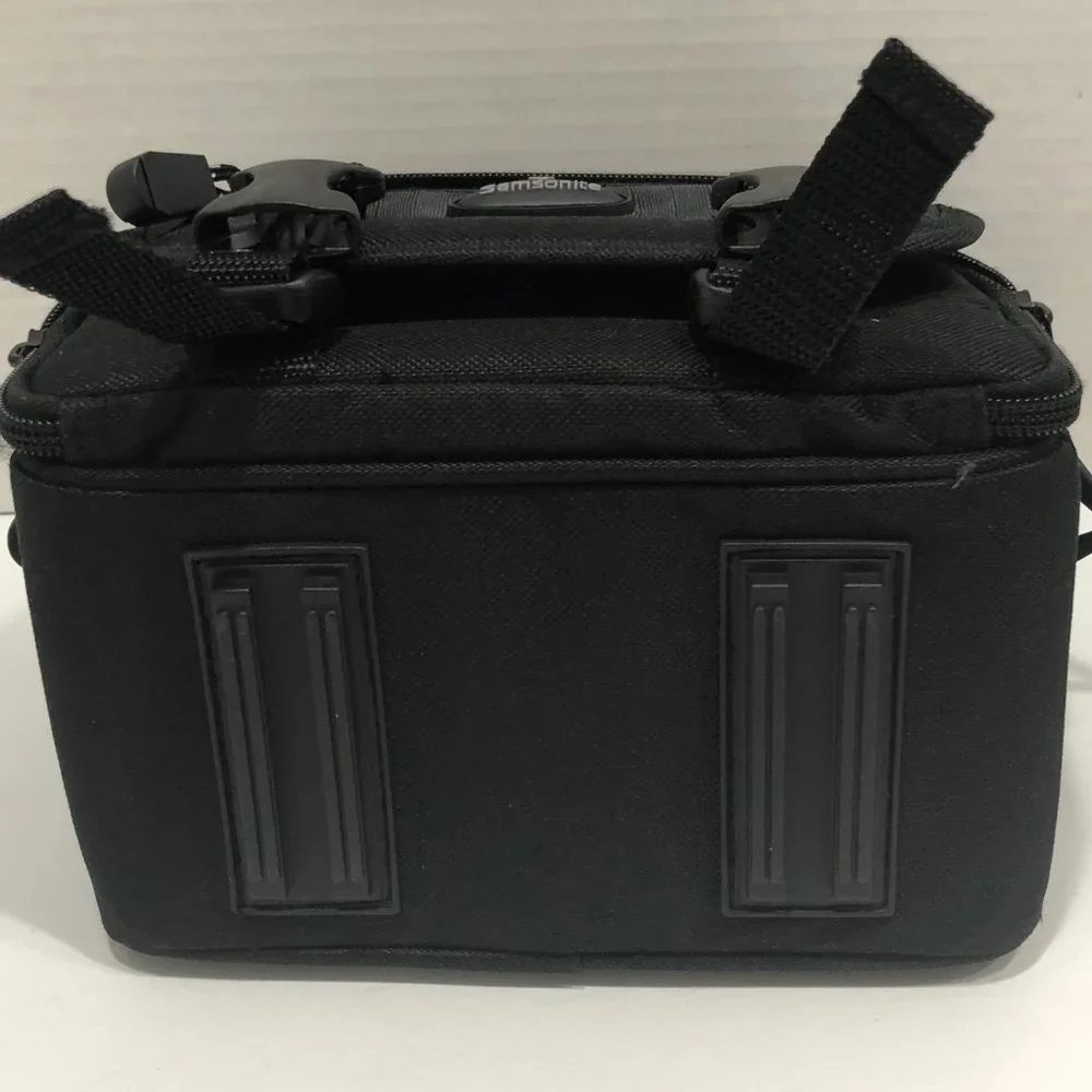 NWOT Samsonite Black‎ Camera Case Bag Padded 5 Pockets 8 x 5 x 5.5 Straps